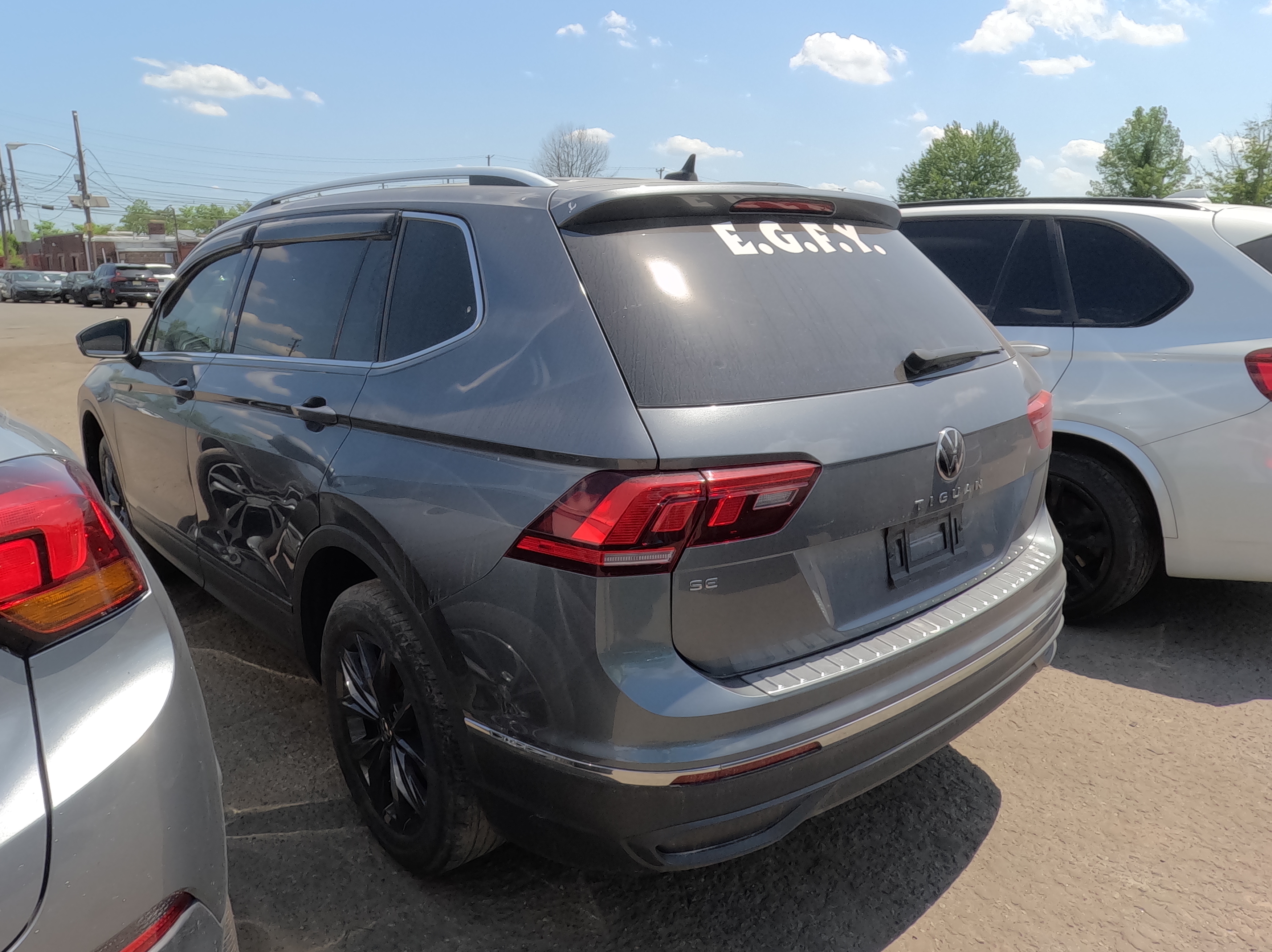2022 VOLKSWAGEN Tiguan